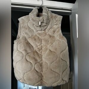 Women's S modern supply by sanctuary vest furry comfy plush
